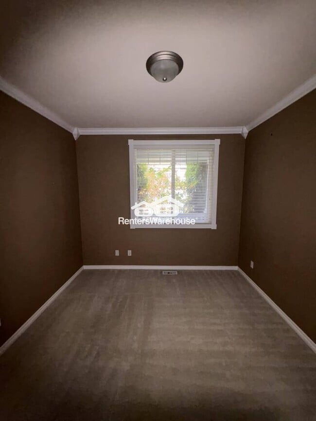 Building Photo - 4 Bedroom Maple Valley Home with a Bonus Room!