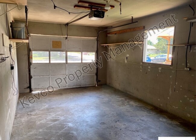 Building Photo - Awesome Four Bedroom Home by CSU Campus!