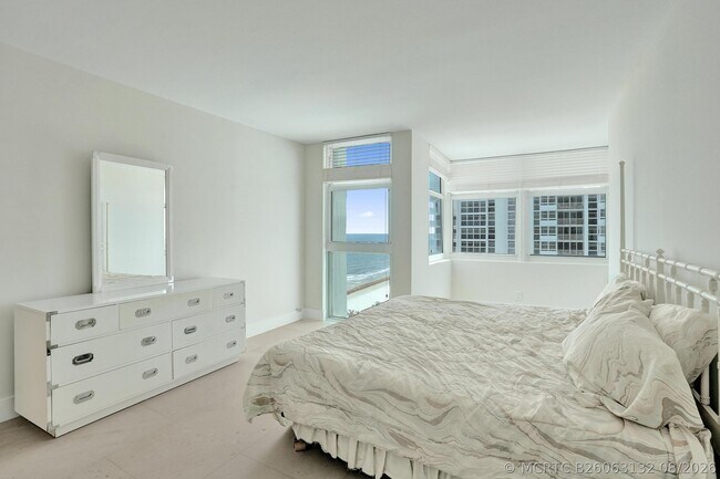 Building Photo - 1360 S Ocean Blvd