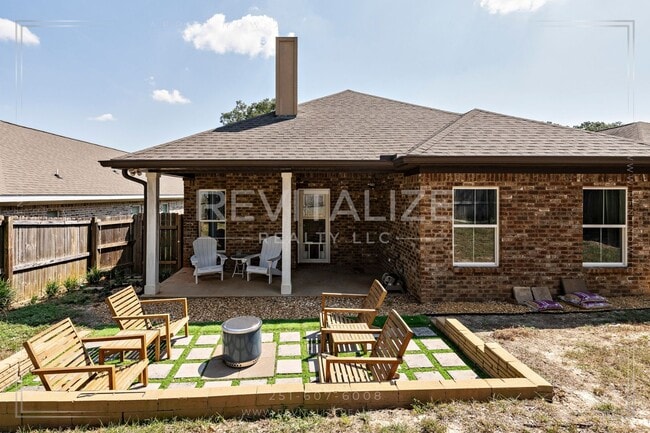 Building Photo - Modern Comfort Meets Luxury Living in Mobile