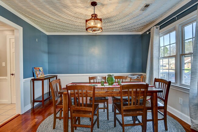 Building Photo - Spacious Ranch in Hickory