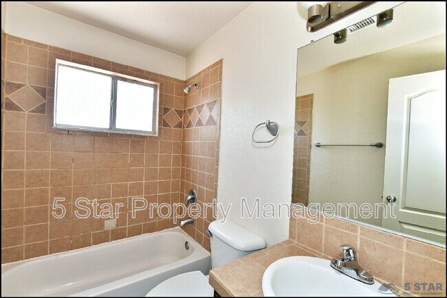 Building Photo - 6372 Franklin Ridge Dr