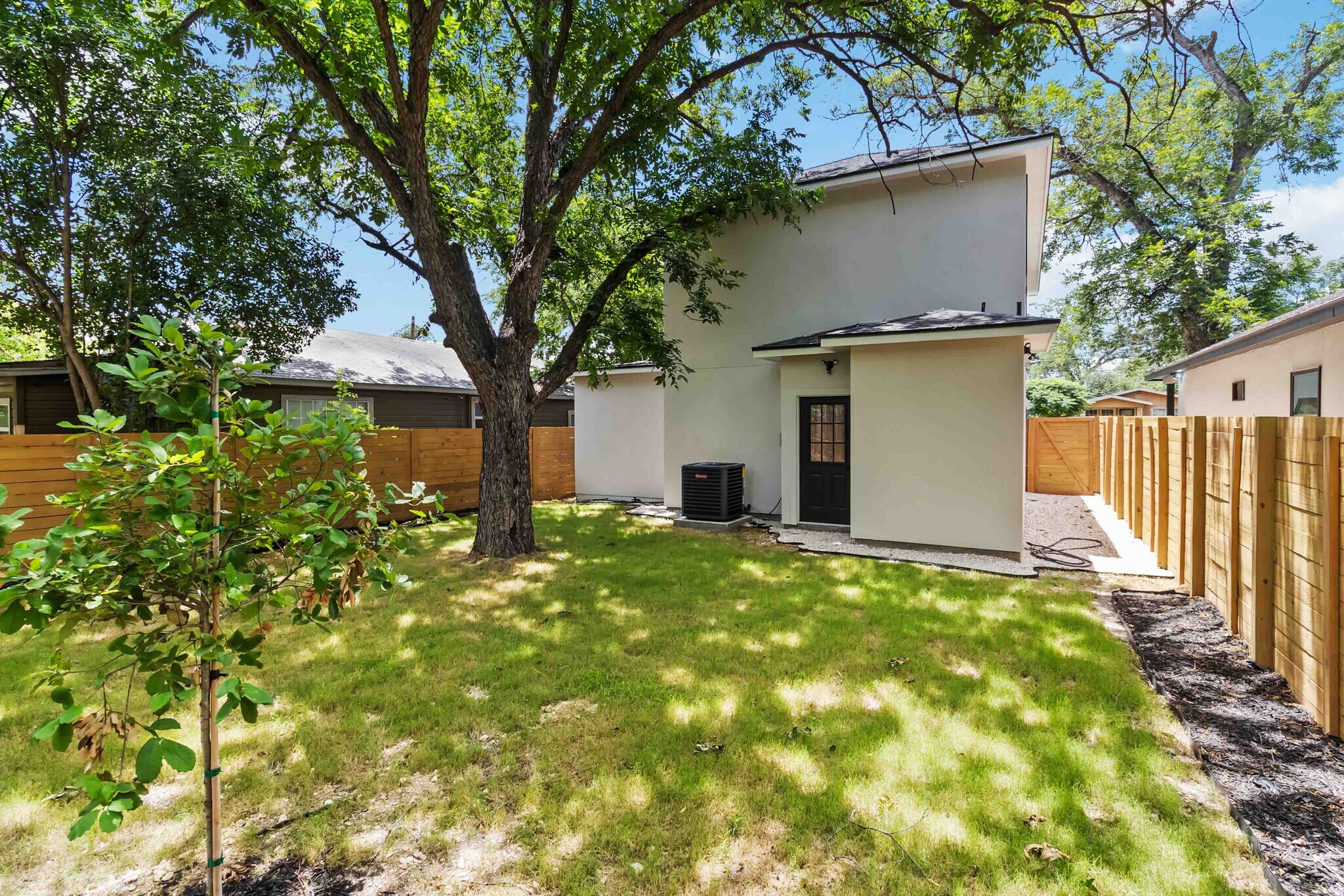 Building Photo - 237 Carle Ave