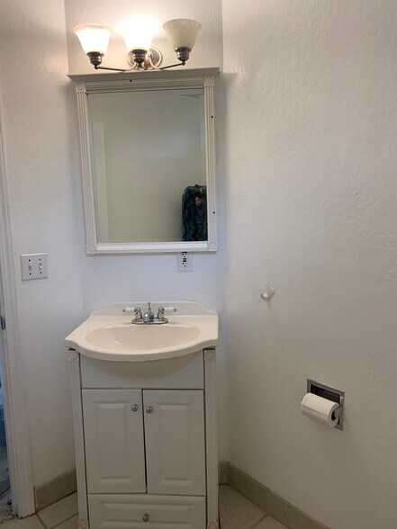 Building Photo - 415 Laurent St