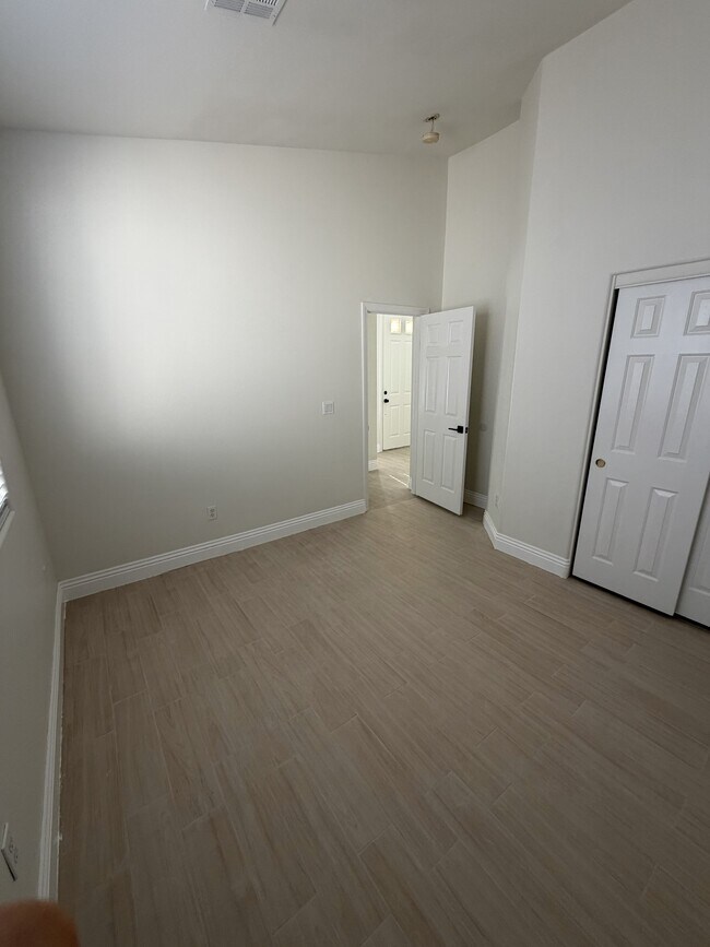 Building Photo - 202 Waterton Lakes Ave