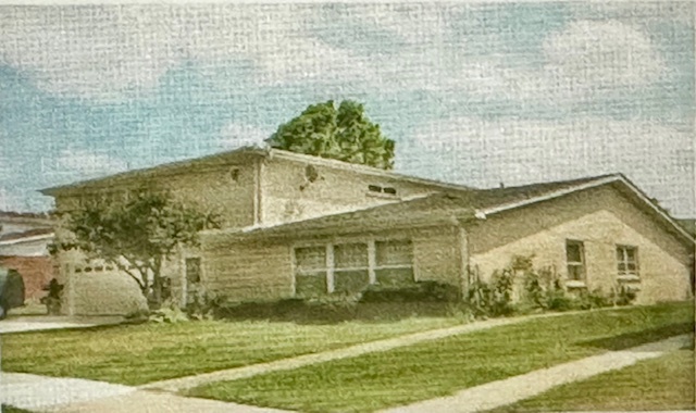 Primary Photo - 217 E Valley Ln