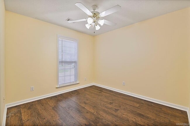 Building Photo - 3830 Claiborne Cir