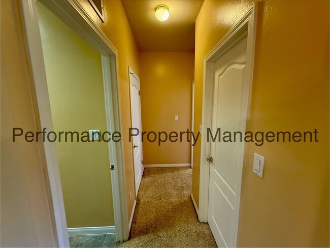 Building Photo - Stunning 4 Bed/2 Bath SW Bakersfield Home ...