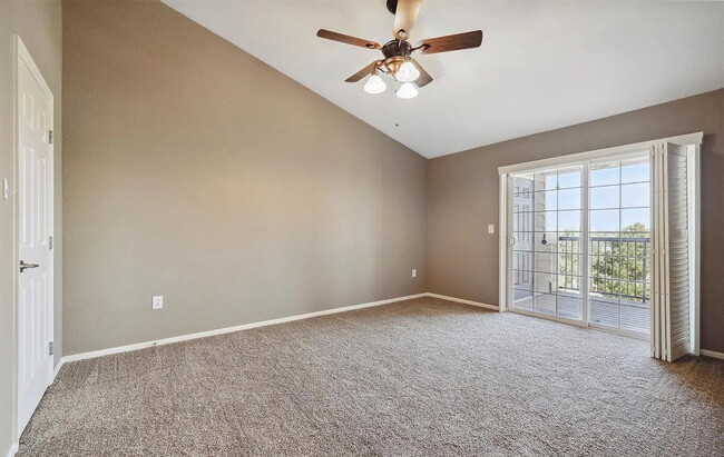 Building Photo - Spacious 2 bedroom, 2 bathroom condo for r...
