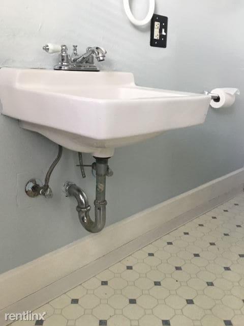 Building Photo - 2 br, 1 bath House - 1235 Warren St