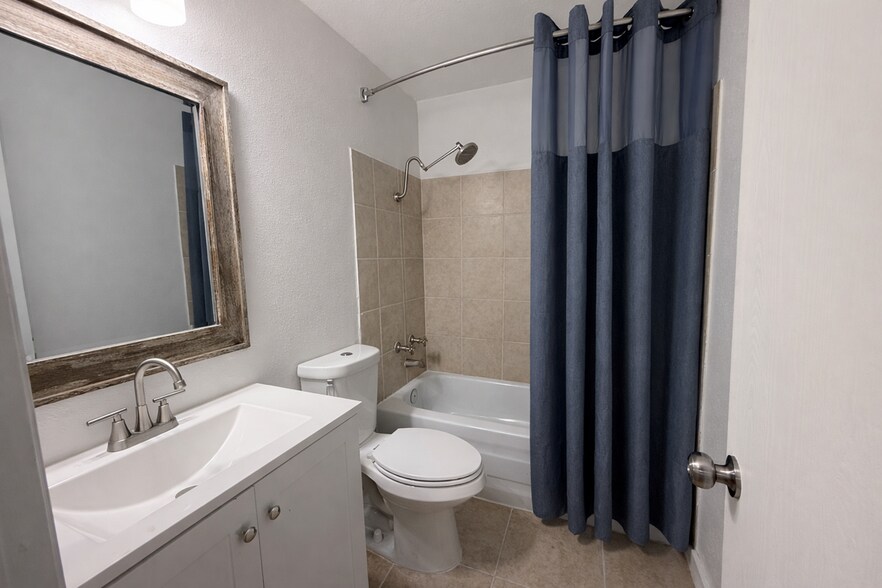 Building Photo - 3417 Harvest Dr