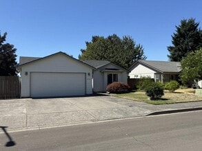 Building Photo - 214 NE 170th Ave