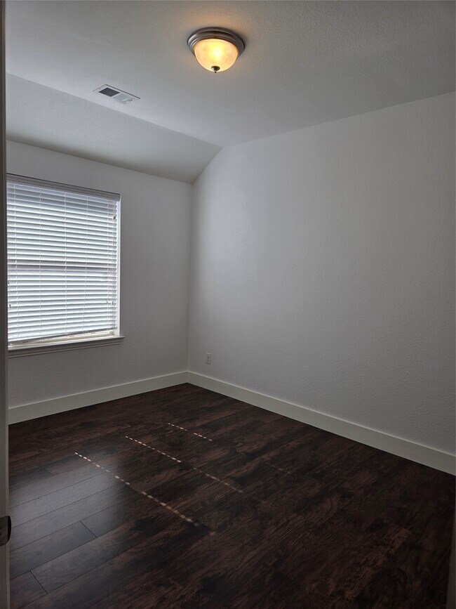 Building Photo - 8206 Summer Lake Pass Ln