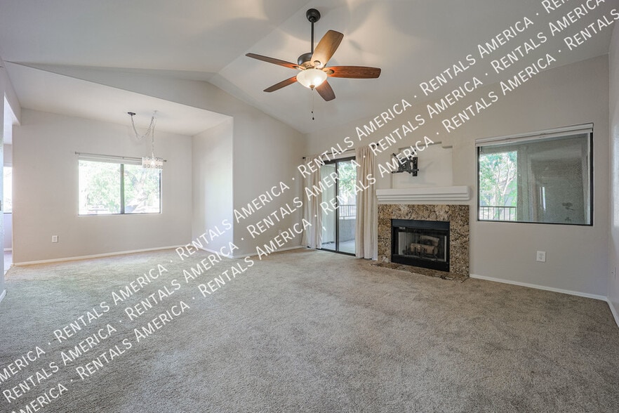Building Photo - 15050 N Thompson Peak Pkwy