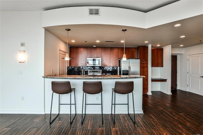 Building Photo - 3324 Peachtree Rd NE