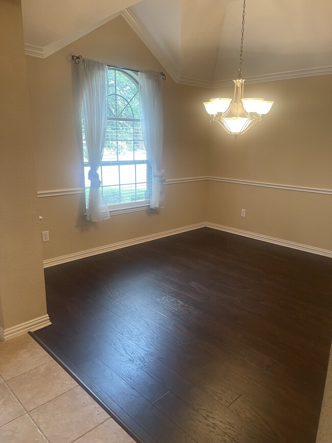 Building Photo - 9317 Jerico Dr