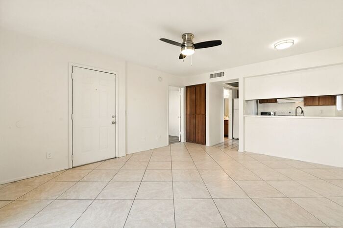 Building Photo - 1201 S McClintock Dr