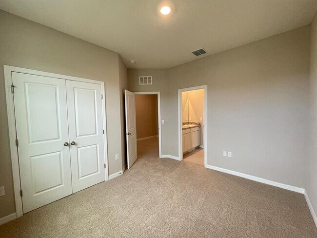 Building Photo - 4970 NW 39th Lp