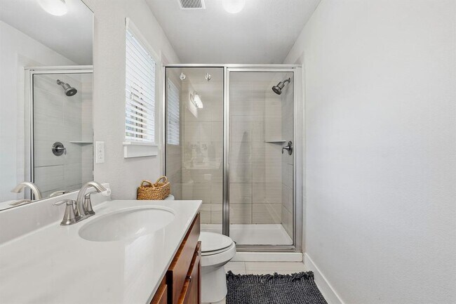 Building Photo - 7402 Buchholz St