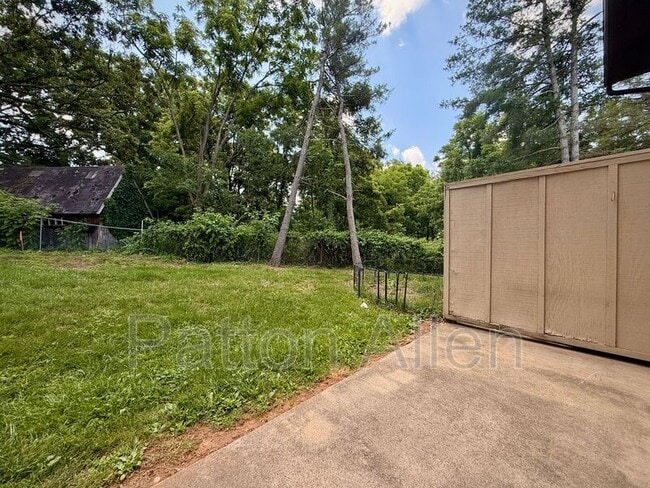 Building Photo - 7 Dawnwood Cir