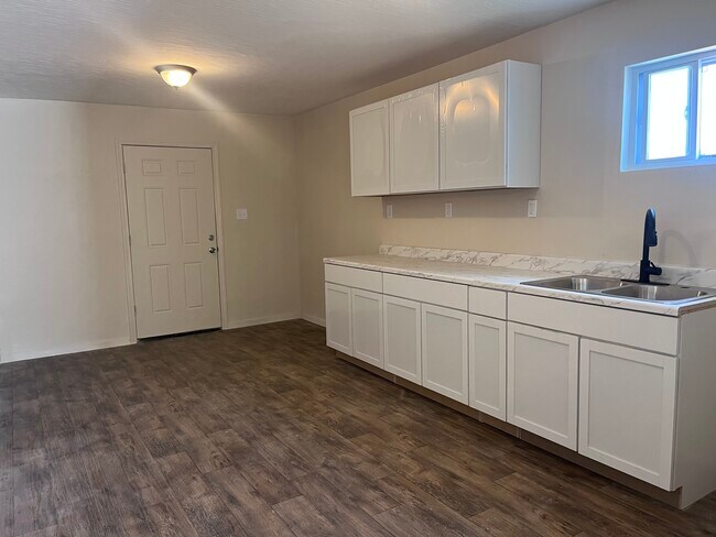 Building Photo - 14098 1st St