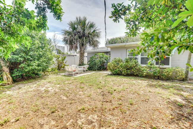 Building Photo - 8 Tropical Dr