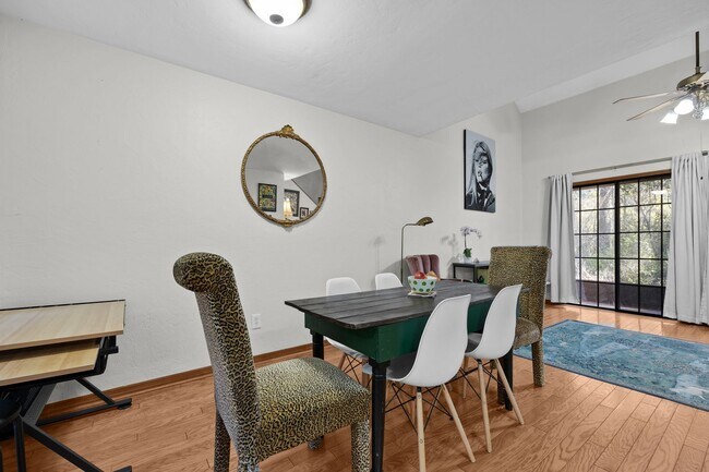 Building Photo - this well-maintained townhome features 2 bedrooms and 2 bathrooms