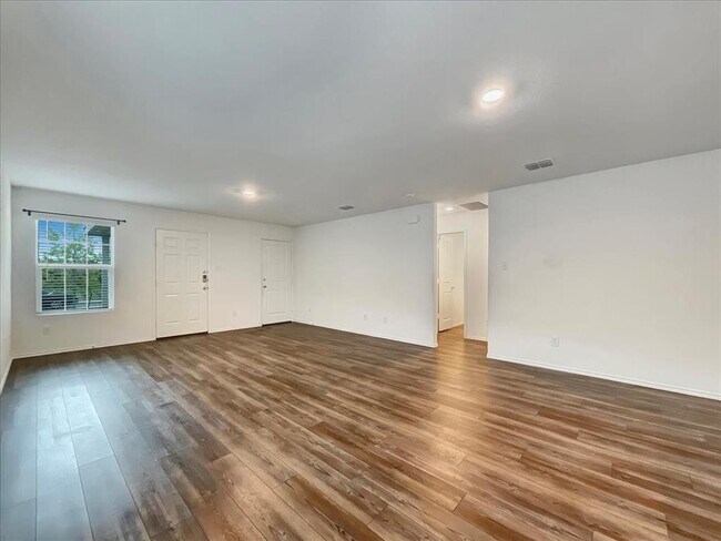 Building Photo - 7509 Jackrabbit Ave