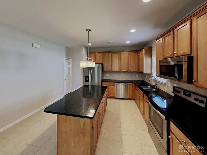 Building Photo - 5205 Winterale Ct