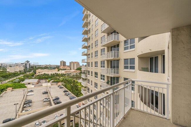 Building Photo - 19501 W Country Club Dr