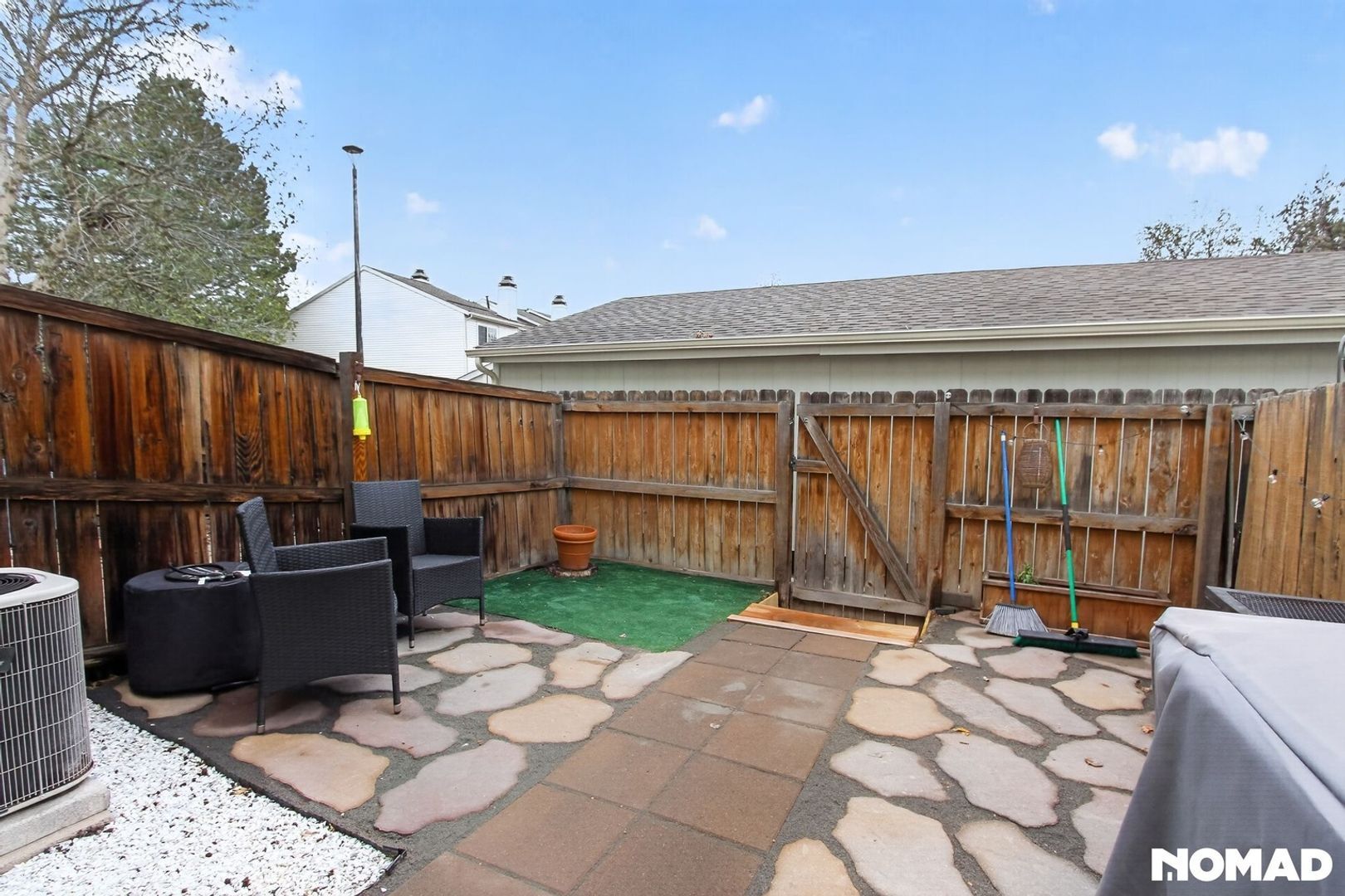 Building Photo - 4239 S Mobile Cir