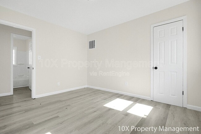 Building Photo - 685 S Wheatland Ave