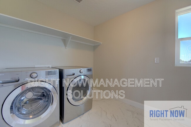 Building Photo - 6132 S Astoria Ave