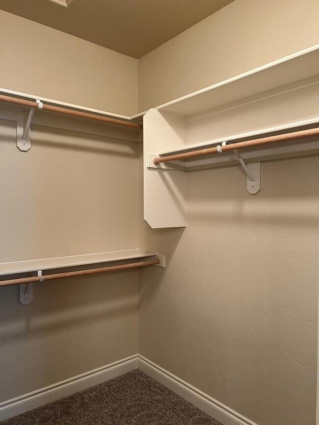 Building Photo - 2443 Bramasole Dr