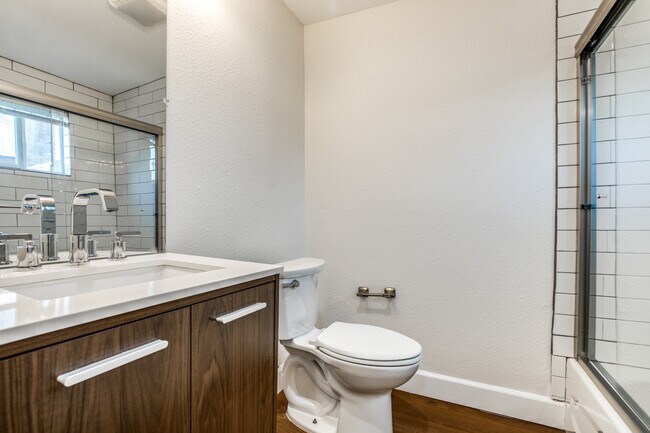 Building Photo - 13442 Flagstone Ln