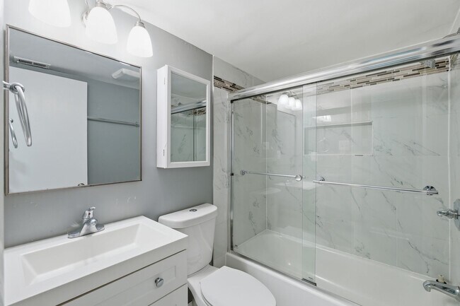 Building Photo - Discover stylish, low maintenance living in this beautifully updated two bedroom, one bathroom co...