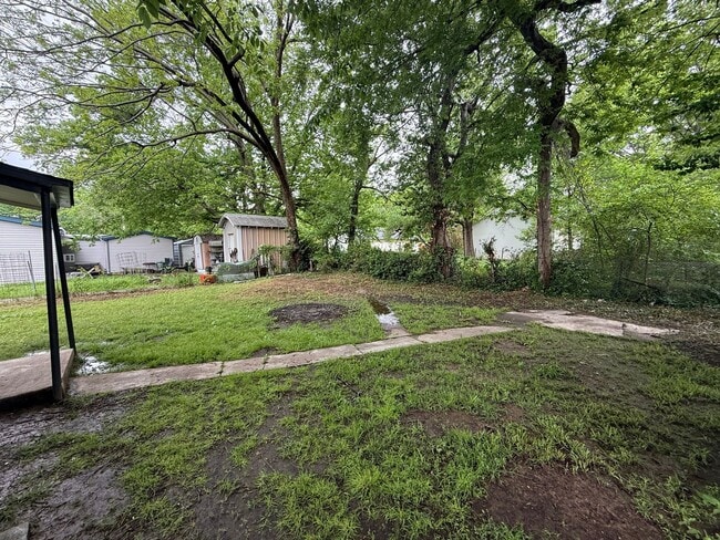 Building Photo - Adorable Small Broken Arrow Home, Close to the Rose District!