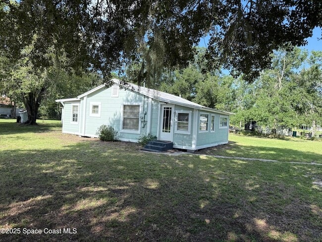 Primary Photo - 5737 Travis St