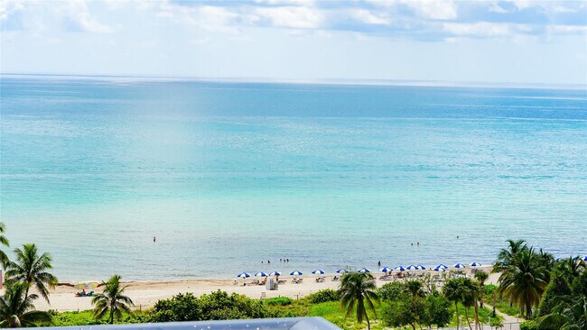 Building Photo - 5225 Collins Ave