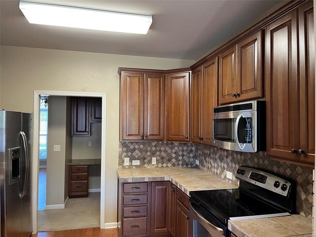 Building Photo - 9085 Black Cherry Trl