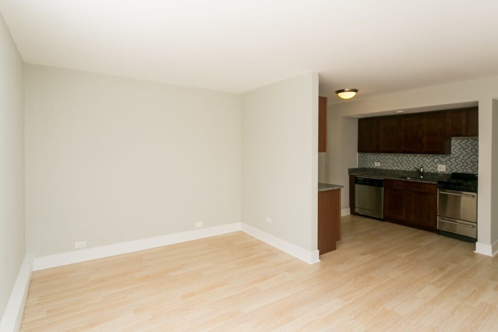 Building Photo - 450 W Wellington Ave