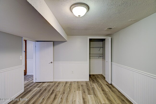 Building Photo - Dellwood Dr.