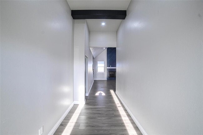 Building Photo - 4715 White Tail Ct