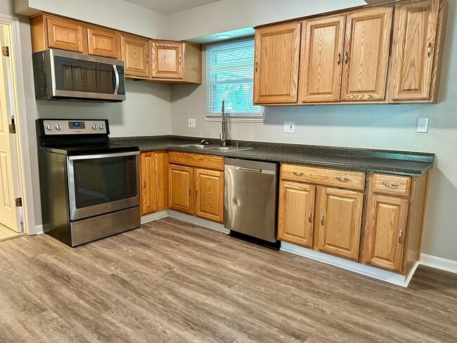 Building Photo - 6530 Pine Cone Dr