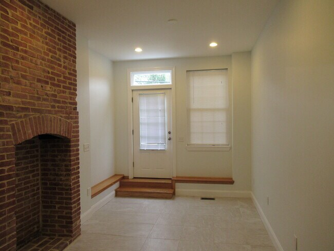 Building Photo - Charming 4 Bedroom/3.5 Bathroom Townhome with Parking Pad in Station North, MD!