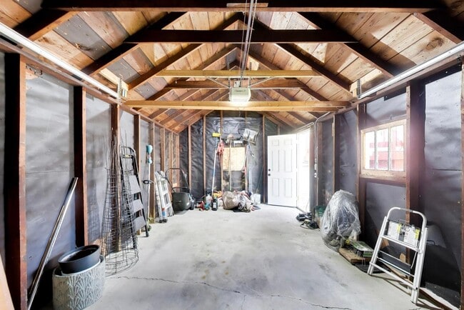Building Photo - 7922 W Elmgrove Dr