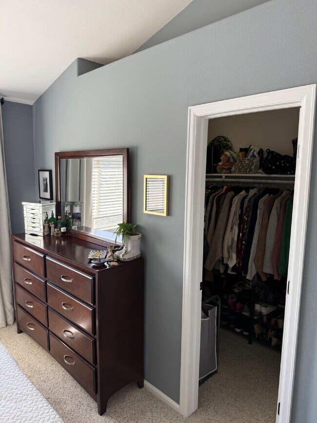 Building Photo - "Charming 2-Bed Townhouse in Littleton: Spacious 1,256 Sq Ft with 2 Full Baths & 1 Half Bath!"