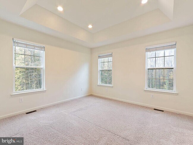 Building Photo - 523 Chestnut Ct