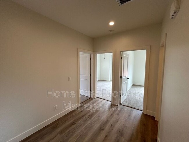 Building Photo - 1549 Mead Ln
