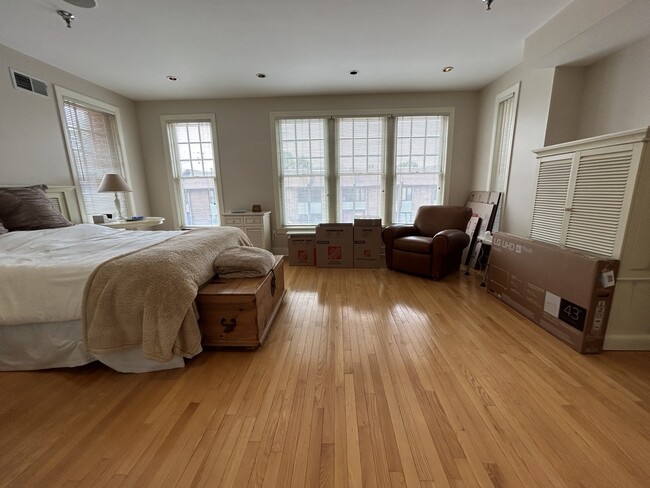 3rd Floor Bedroom - Lots of Windows & light - 709 Copeland St